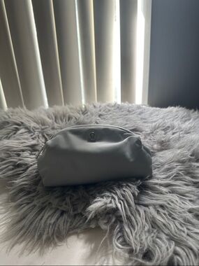 Lululemon** Light Gray Cosmetic Bag
